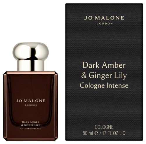 Een parfumfles en doos in zwart en bruin. De tekst vermeldt Jo Malone, Dark Amber, Ginger Lily en Cologne Intense.