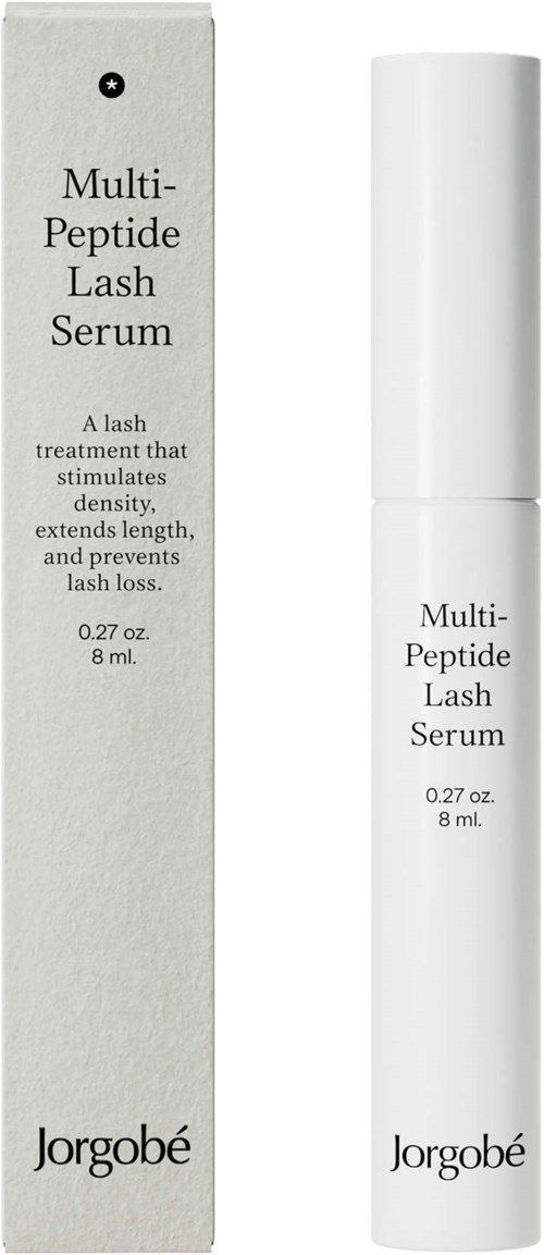 Valkoinen pullo ja rasia, joissa lukee 'Multi-Peptide Lash Serum' Jorgobéltä, sisältää tuotteen tarkoitustiedon.
