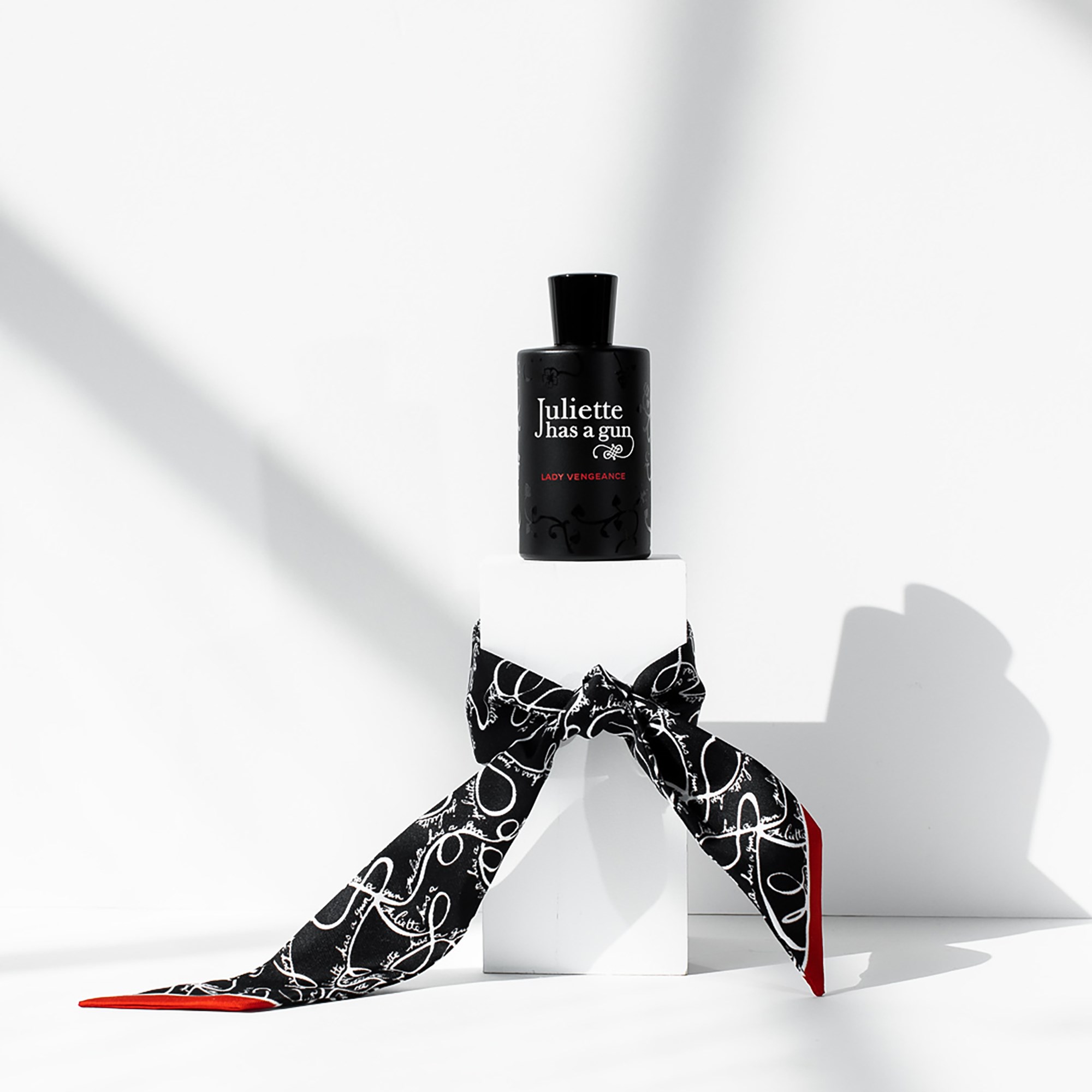 Juliette Has A Gun Eau De Parfum Lady Vengeance - woda perfumowana 100 (obrázok 3)