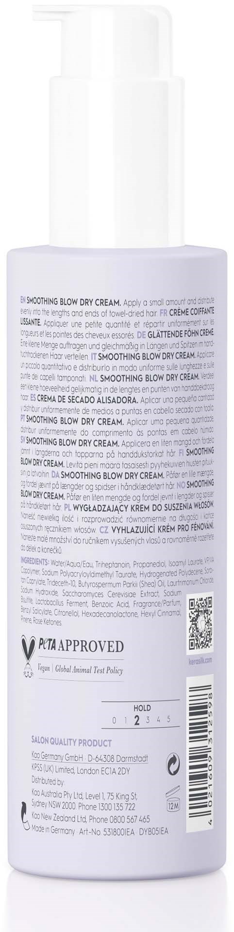 En vit flaska med pump, innehållande en hudvårdsprodukt kallad Smoothing Blow Dry Cream, med text och en QR-kod.