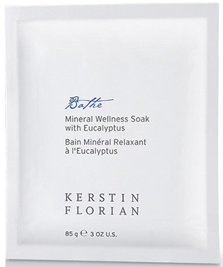 Tuotepakkauksessa teksti: Mineral Wellness Soak Eukalyptuksella, merkki Kerstin Florian, 85g.