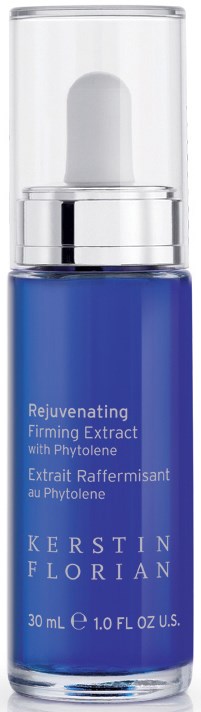 En blå hudvårdsserumflaska med tydlig pump, märkt 'Kerstin Florian' och produktinformation.