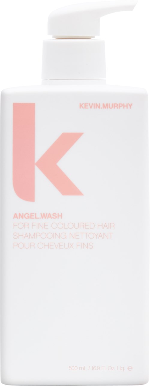 En vit flaska med pump, etiketten säger Kevin Murphy Angel Wash för fint hår, med rosa text och en stor rosa 'K'.