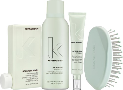 Et sæt Kevin Murphy hårplejeprodukter, herunder hovedbundsvaske, behandling, serum og en hårbørste.