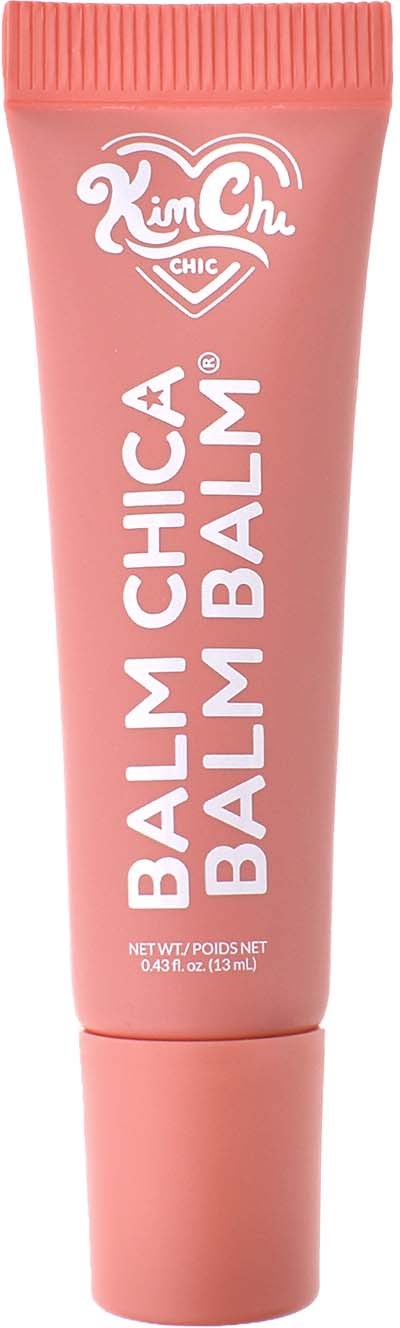 Rosa tube med KinCh Chic Balm Chica balm, hvit tekst og hette.