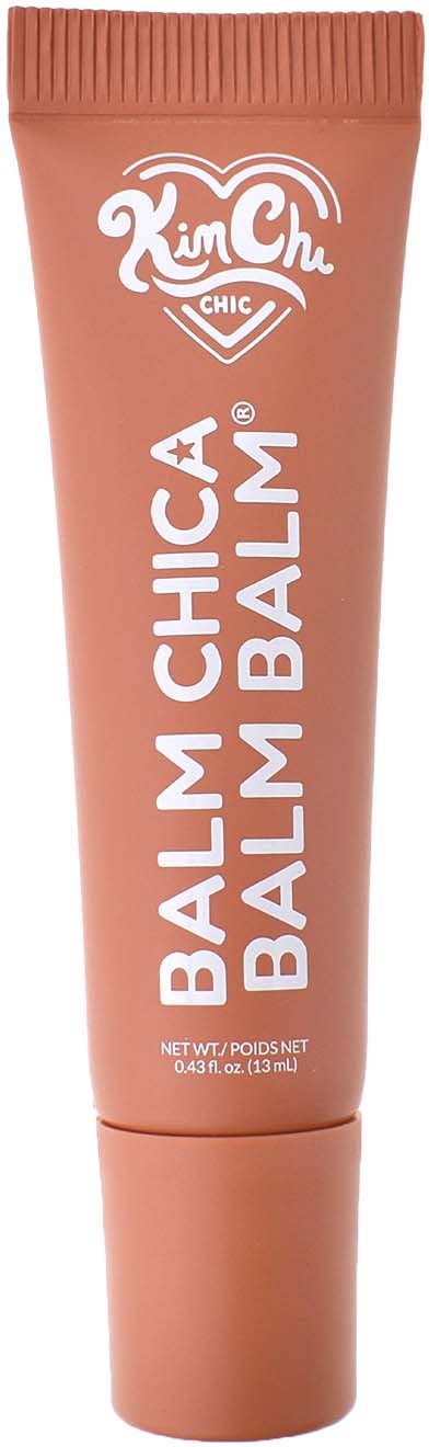 En liten, tubeformet beholder av Kim Chi Chic Balm Chick Balm i rosa-laksfarge med hvit tekst.