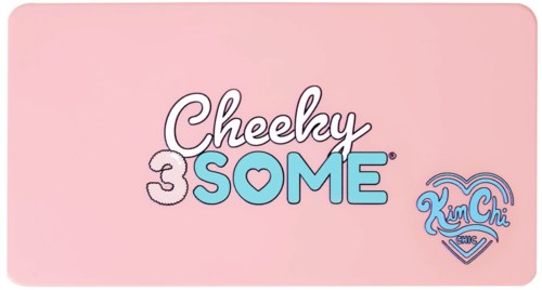 Палетка румян KimChi Chic Cheeky 3Some Blush Trio пудровые, с зеркальцем, оттенок Apple Buttom — фото 3