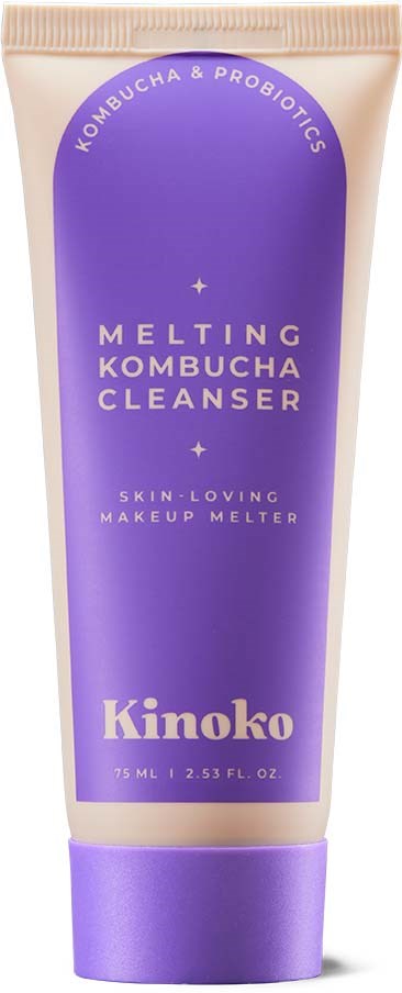 En tube av Kinoko Melting Kombucha Cleanser i lilla og beige farger, nevner probiotika og makeup-fjerner som er skånsom for huden.