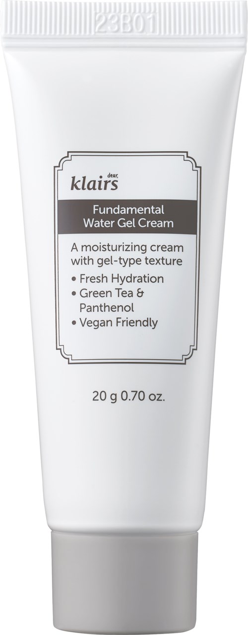 En vit tub med Klairs Water Gel Cream med text om att det är en fuktgivande, vegansk produkt med grönt te och panthenol.