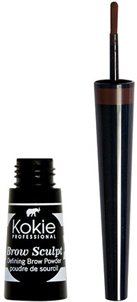 Musta kulmakarvipöydän rasia, jossa harja ja merkintä 'Kokie Professional Brow Sculpt'. Harja on pystyasennossa, jossa näkyy jauhe sisällä.