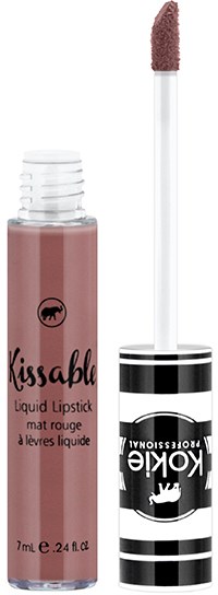Flüssiger Lippenstift in nude Farbton mit weißer Applikatorbürste. Behälter ist rosa mit schwarzem Logo. Lippenstift ist im Röhrchen.