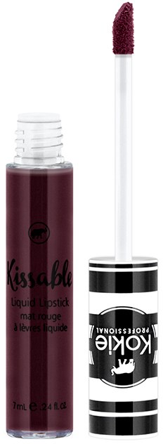Tief burgunderfarbiger Flüssig- Lippenstift mit Wischapplikator und schwarz-weiß gestreiftem Deckel.