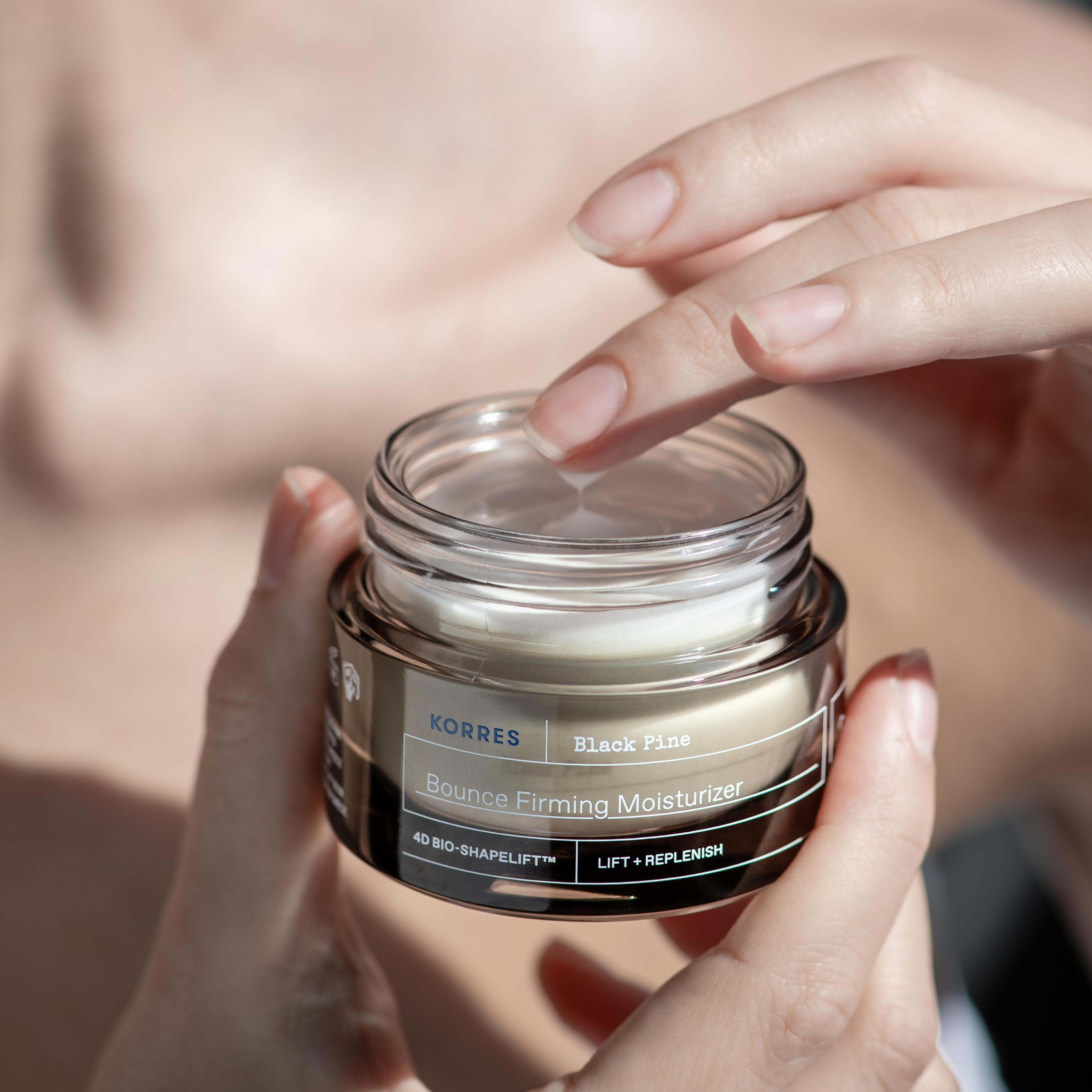 Korres Black Pine 4D Bounce Firming Moisturizer 40 ml (obrázok 3)