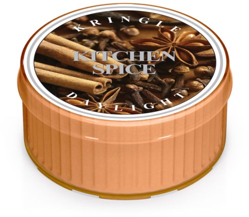 Rund behållare med en etikett som visar kanelstavar och kryddor, märkt "Kitchen Spice" och "Däkight".