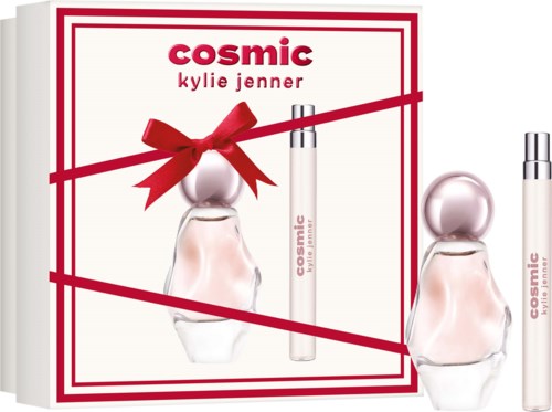 Cosmic Kylie Jenner parfymset med två flaskor och en vit låda med röda band och ramar.