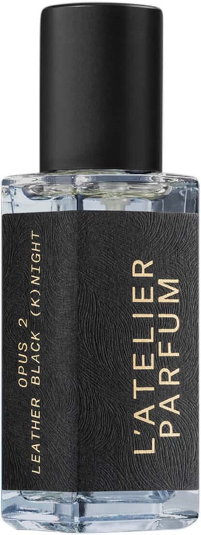 Małe szklane opakowanie z czarną nakrętką i czarną etykietą, oznaczone Leather Black, Opus 2, Leather Parfum.