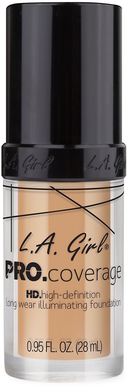 En foundationflaska med svart lock, beige vätska inuti, märkt 'L.A. Girl PRO.coverage HD.'
