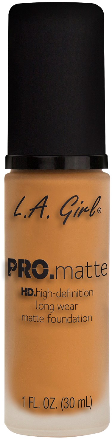 En flaska av L.A. Girl PRO matte foundation med svart lock och beige vätska inuti.