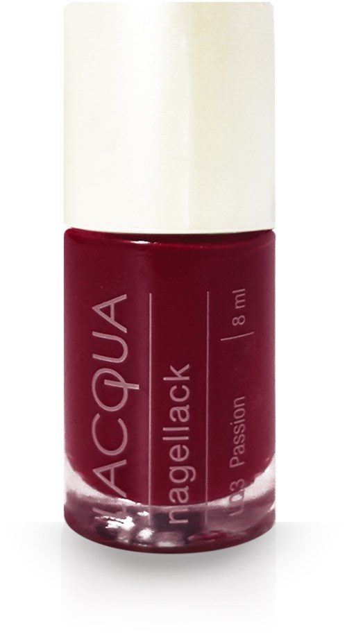 En liten nagellacksflaska i mörkröd färg med vit kork, märkt 'ACQUA' och 'Passion'.