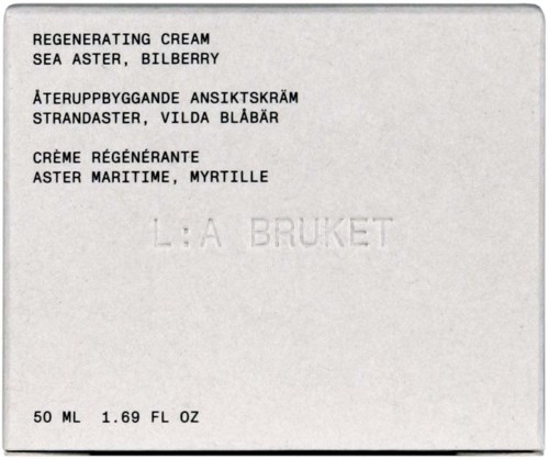 Text on a cosmetics box mentioning sea aster, bilberry, marsh mallowed, and violet blueberr, with volume details.