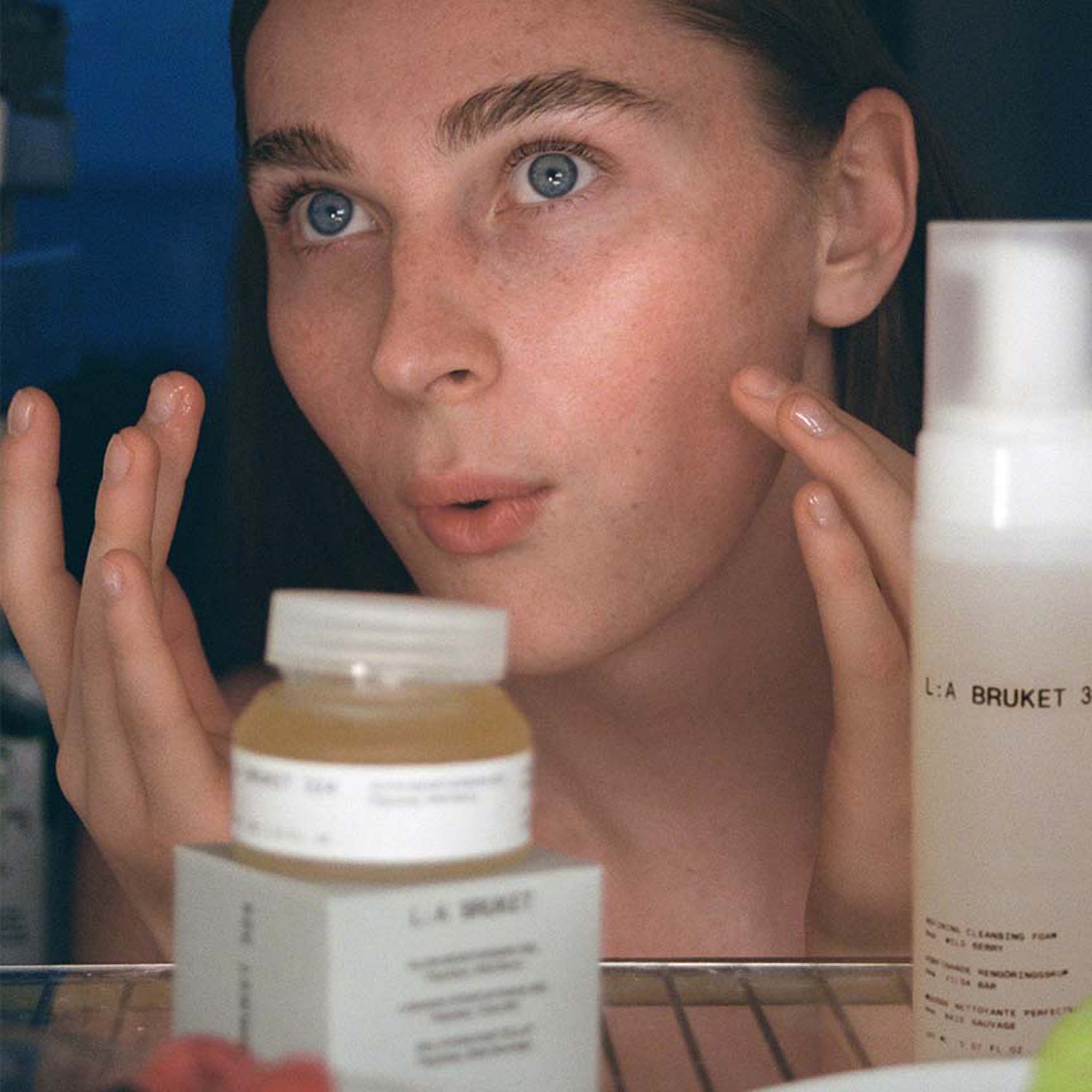 L:a Bruket 324 Glow Moisturising Gel Peptides, Wild Berry 50 ml (obrázok 3)