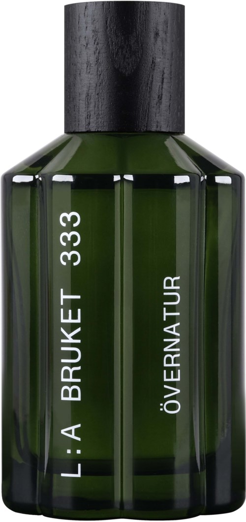 En mörkgrön glasflaska med vit text och svart trälock, märkt med varumärke och produktinformation.
