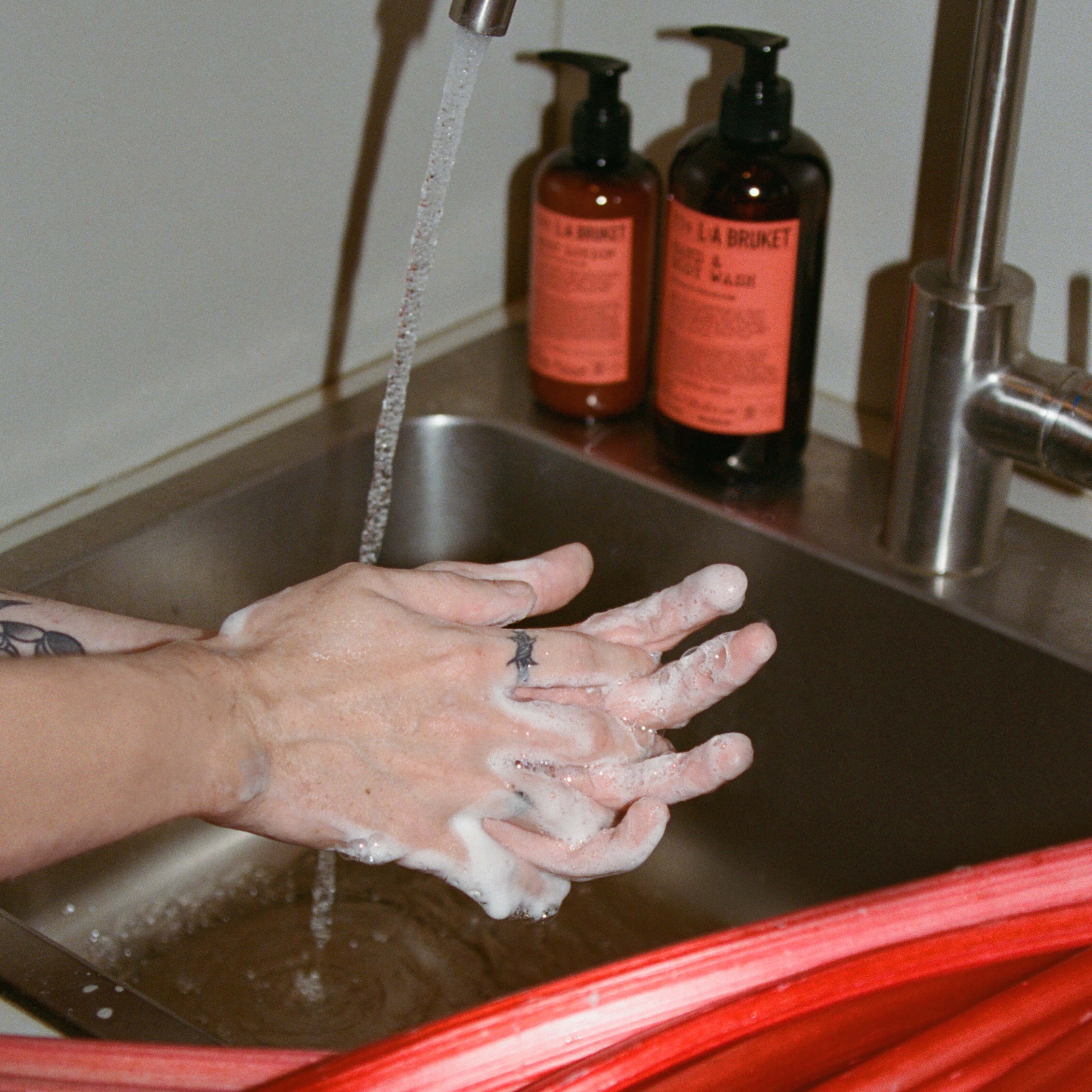 L:a Bruket Hand & Body Wash Rhubarb/Geranium 450 ml (zdjęcie 3)