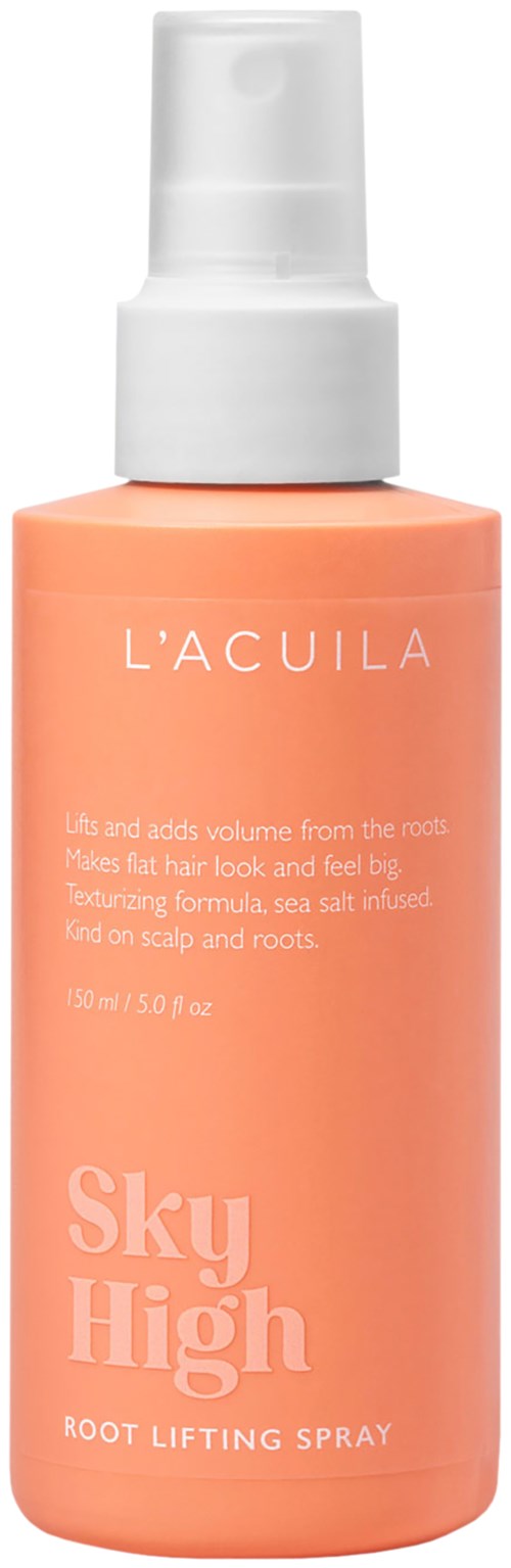 En persikfärgad sprayflaska med vit hatt, märkt L'ACUILA Sky High Root Lifting Spray.