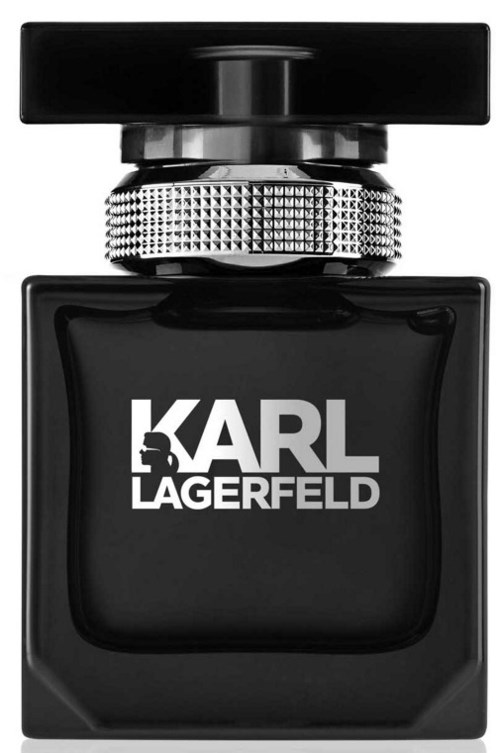 En svart parfymeflaske med sølvdetaljer og hvit tekst som sier "KARL LAGERFELD."