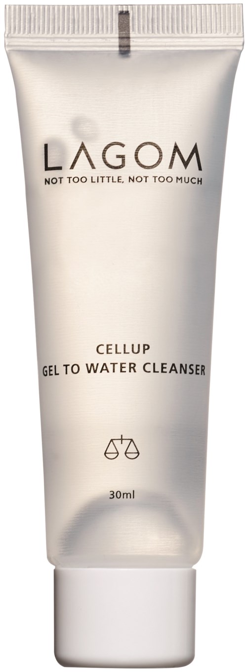 En vit tub med Lagom gel till vatten rengöringsmedel med svart text och en enkel logotyp. 30 ml storlek.