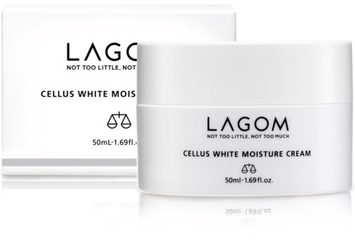 Ett vitt keramik- och kartongpar av LAGOMs Cellus White Moisture Cream, med enkel svart text.