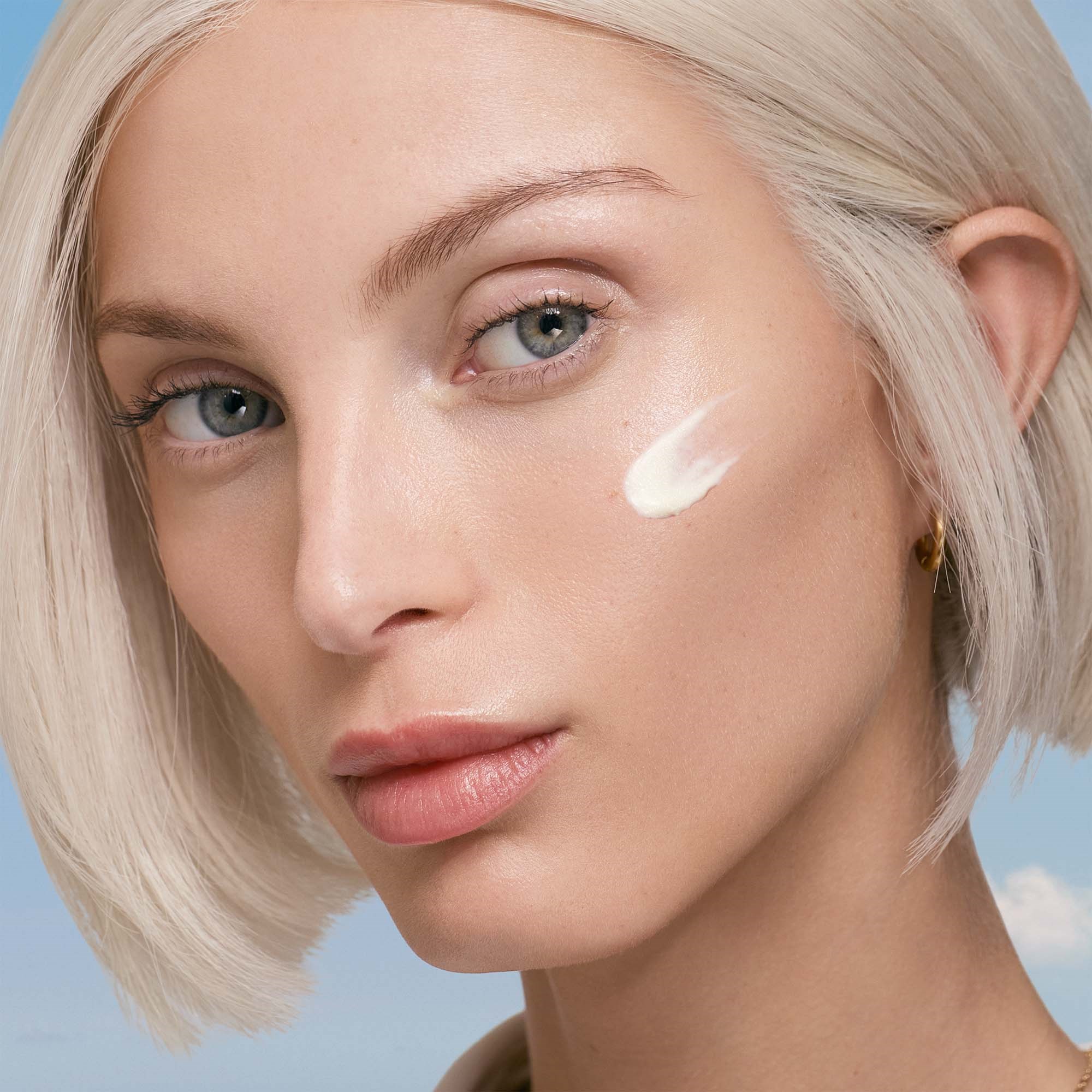 Lancaster Sun Perfect Air Daily Invisible Fluid Glow Booster SPF50 40 (obrázok 4)