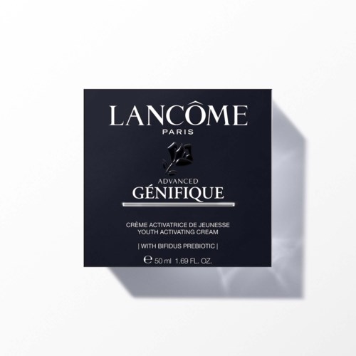 Lancôme Génifique Youth Activating Cream, 50 ml, mit Bifidus Prebiotik. Dunkle Schachtel mit weißem Text. Schatten auf weißer Oberfläche.