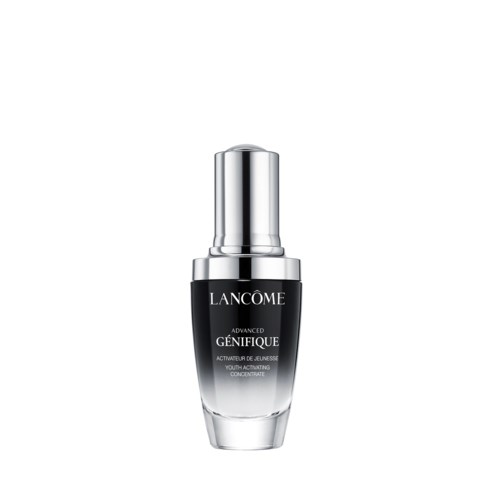 Mała czarna butelka z srebrnym zamknięciem z napisem Lancôme Advanced Génifique, produkt do pielęgnacji skóry.