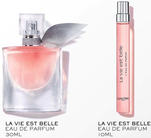Zwei Parfümflaschen, eine große mit silbernem Blattdekor, eine kleine rosa Sprühflasche, Marke Lancome, elegantes Design.