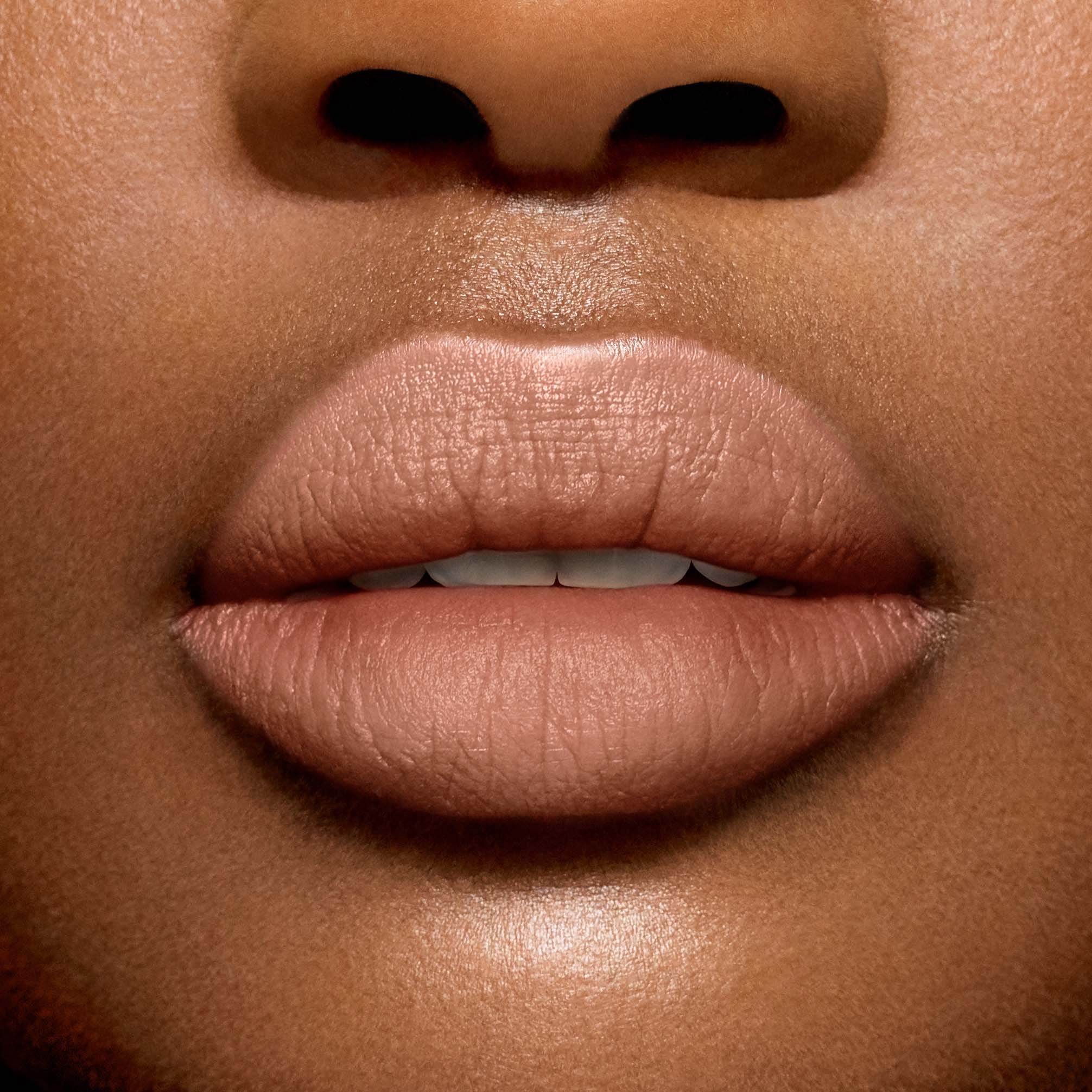 Lancôme L'Absolu Rouge Intimatte Lipstick 101 Off-Camera (obrázok 6)