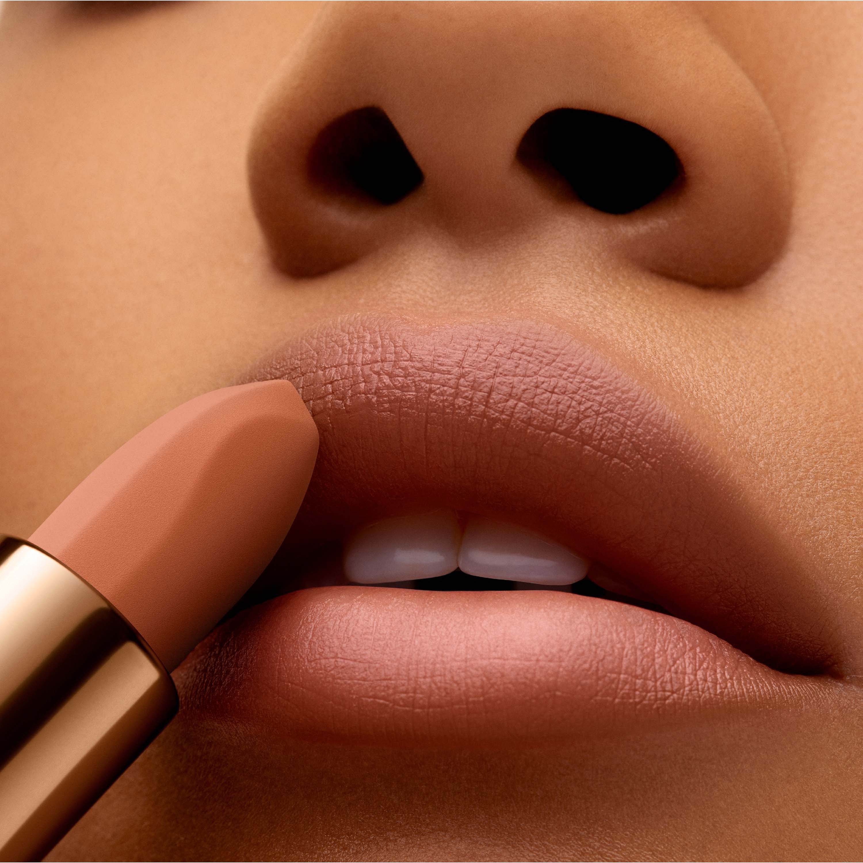 Lancôme L'Absolu Rouge Intimatte Lipstick 101 Off-Camera (obrázok 8)