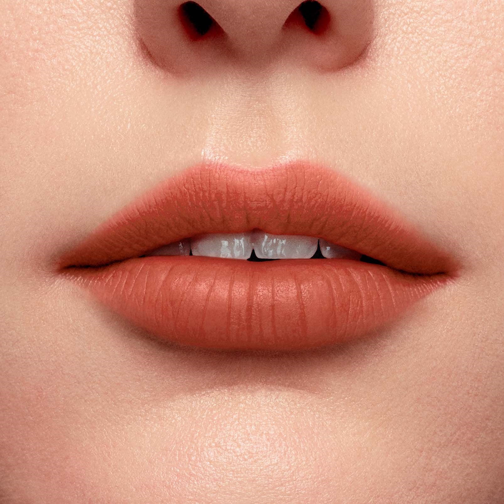 Lancôme L'Absolu Rouge Intimatte Lipstick 247 Unretouched Nude (obrázok 7)