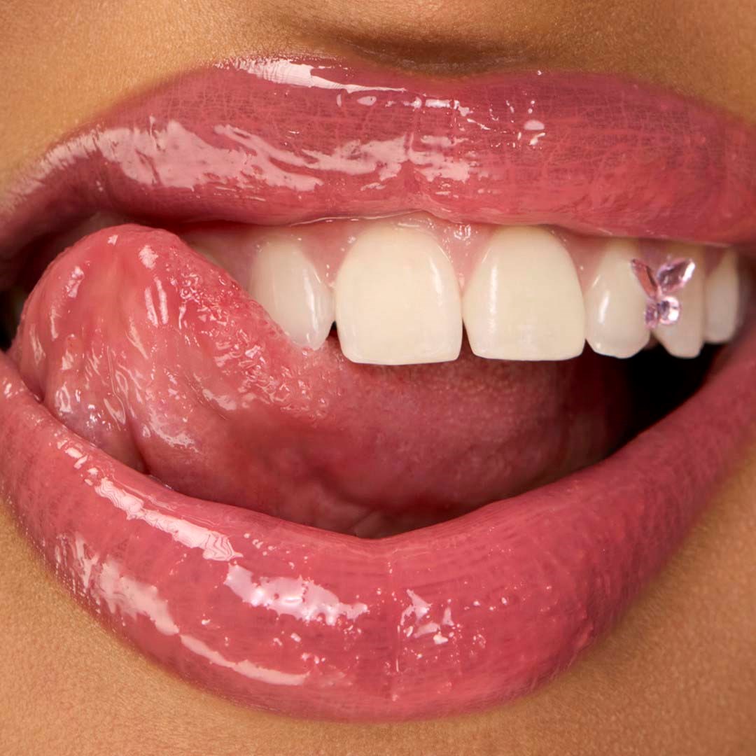 Lancôme Lip Idôle Juicytreat Juicy Oil-in-Gloss 37 Red-y or Not (obrázok 9)