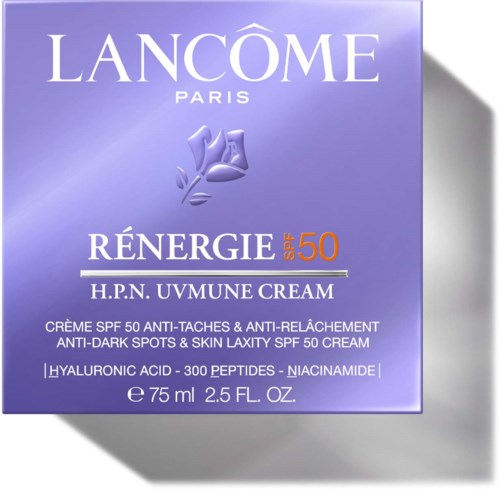 Lancôme-logo ja violetin rasia, jossa on kasvovoide SPF 50. Mainitaan hyaluronihappo ja niaciamiini. 75 ml.