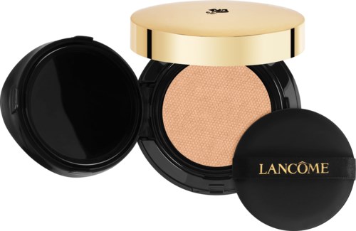 Ett kompakt sminkblock med ett guldlock och ett runt svart fodral med Lancôme-etikett.