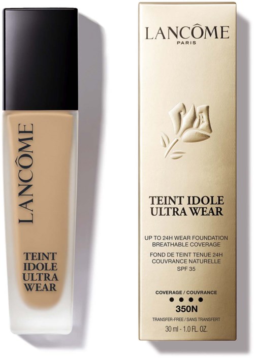 Buteleczka podkładu Lancôme w kolorze beżu obok kremowego pudełka z czarnym tekstem i różą.