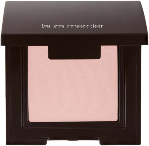 Musta meikkipleikkupakkaus, jossa on vaaleanpunaista jauhetta ja teksti 'laura mercier' kannessa.