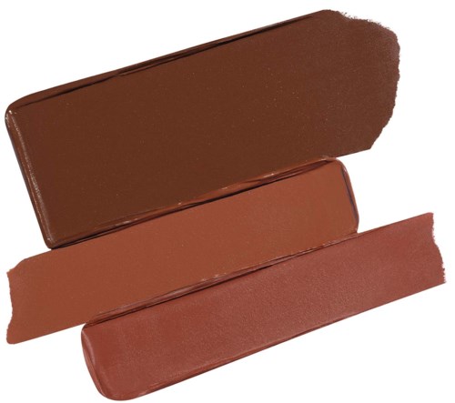 Tre makeupprøver i forskellige brune nuancer på en hvid baggrund.