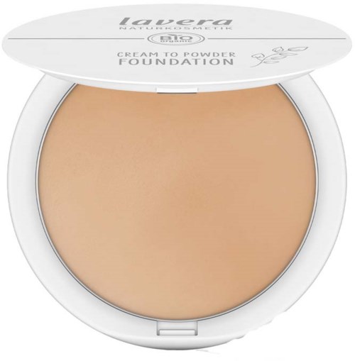 Kompakt z beżowym pudrem podkładem, białą pokrywką, oznaczony jako 'Lavera' i 'Cream to Powder Foundation'.