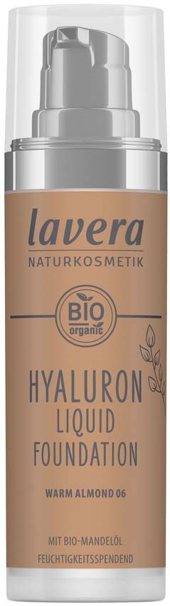 En beige tub med vit pump, märkt 'Lavera Hyaluron Liquid Foundation' och 'Warm Almond 06.'