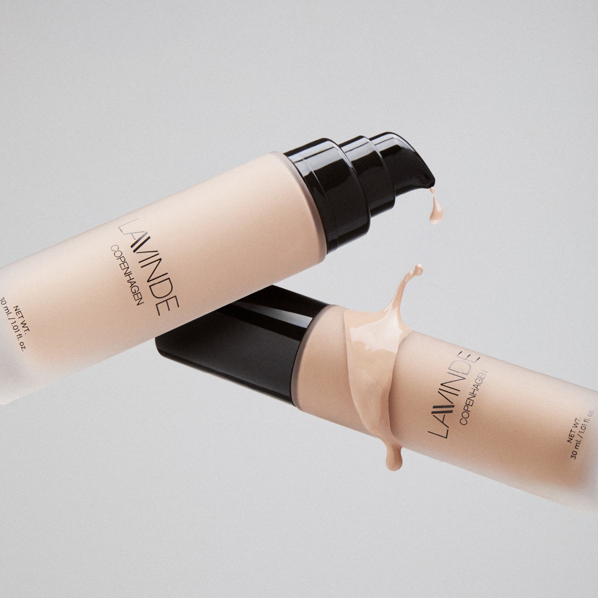 Lavinde Copenhagen Natural Glow Liquid Foundation Cool Beige 209 (obrázok 5)