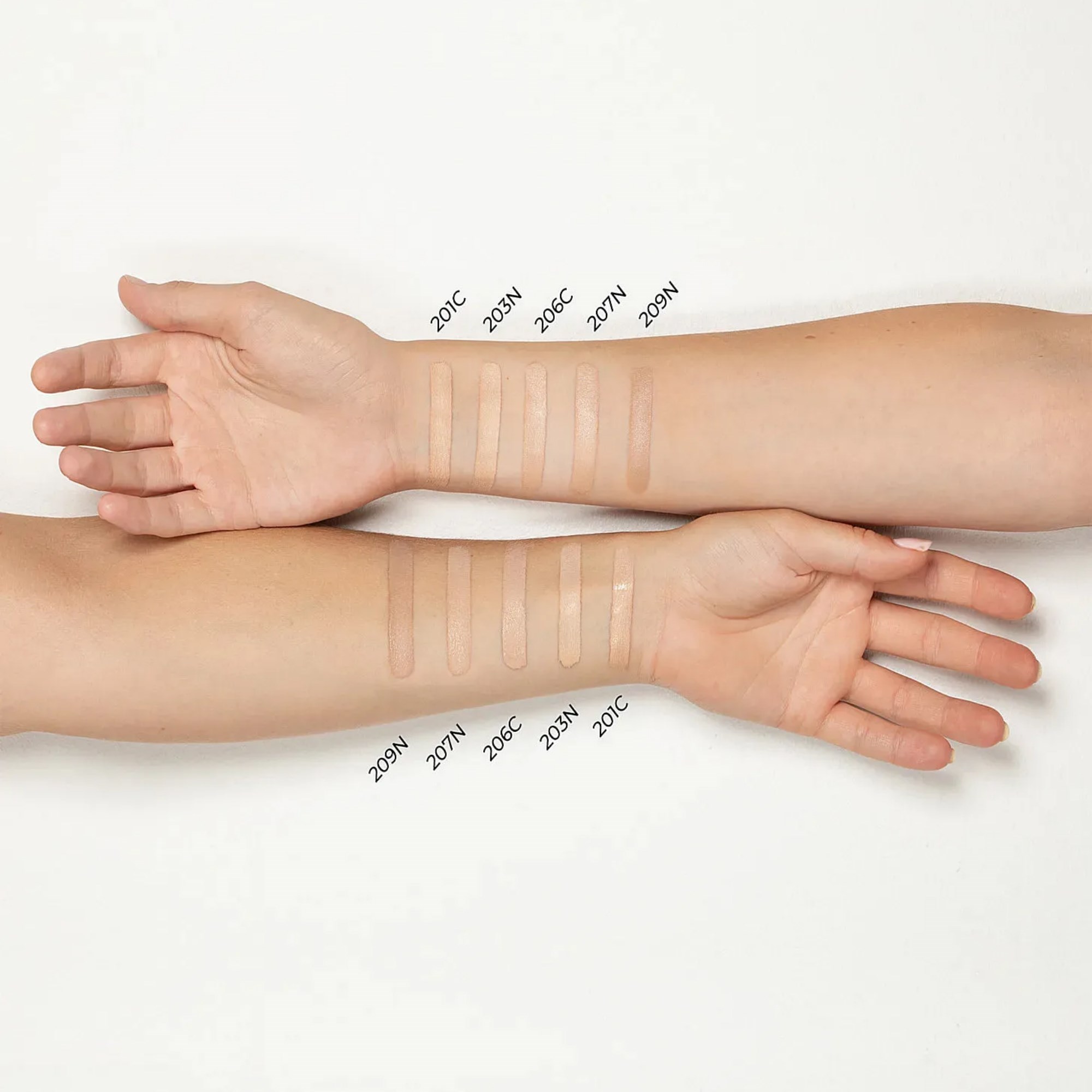 Lavinde Copenhagen Natural Glow Liquid Foundation Cool Ivory 201 (obrázok 3)