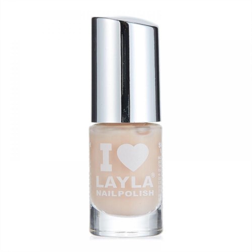 En neglelaksflaske med hvid hætte og etikette, der siger "I ♥ Layla Nailpolish."