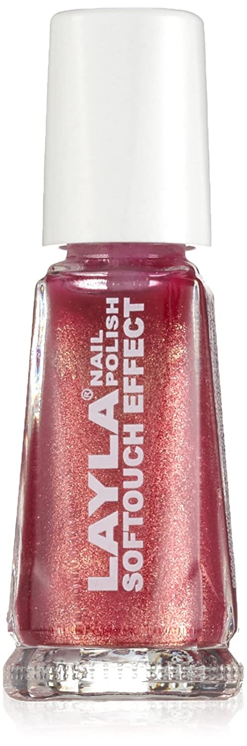 Rosa nagellackflaska med vit lock, märkt 'LA Nail Polish Soft Touch Effect' som verkar glänsande och slät.